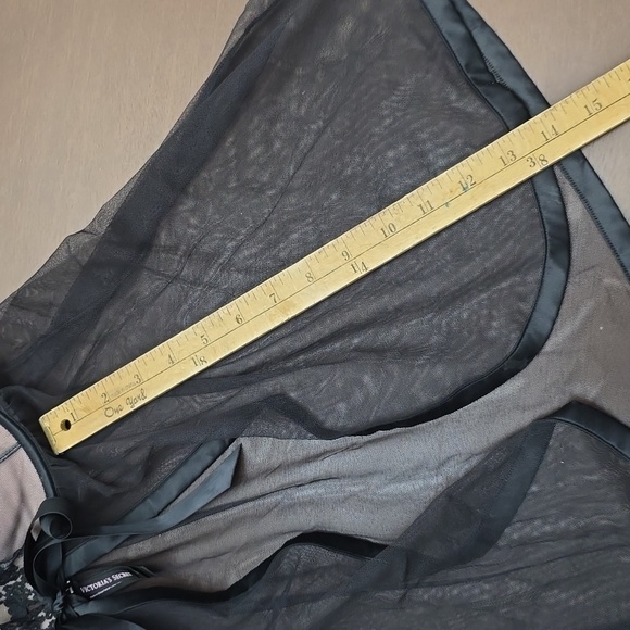 VICTORIA'S SECRET Black and Mauve Pink Floral Nightie 36D - Picture 3 of 5